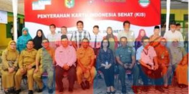 Dandim 0204/Deli Serdang Hadiri Penyerahan KIS dan KIP Kepada Warga