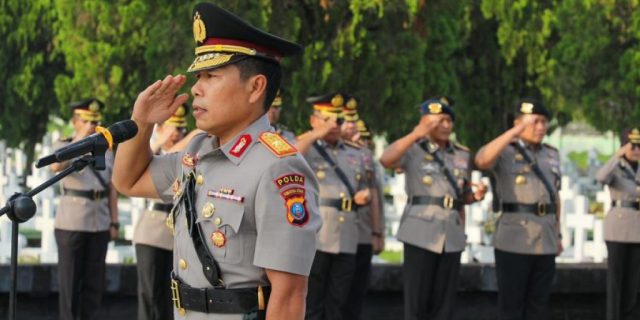 Jelang HUT Bhayangkara ke-79, Polda Sumut Ziarah ke Taman Makam Pahlawan