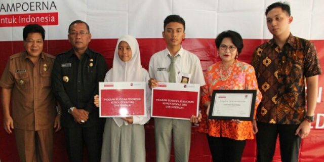 50  Siswa/Siswi SMA Sederajat Terima Bea Siswa