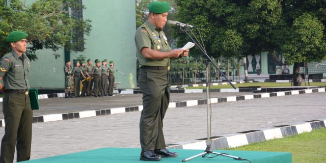 Kasdam l/BB Irup Pada Upacara 17 an  Kasdam l/BB Irup Pada Upacara 17 an