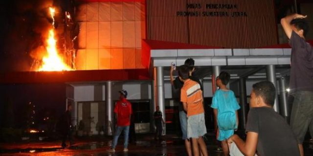 Gawat, Kantor Dispenda Sumut Terbakar