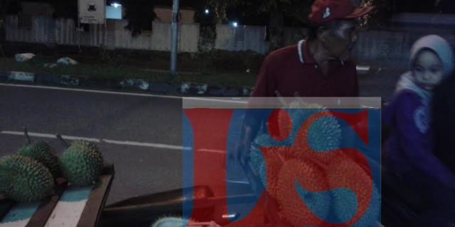 Wak Iyan Ini 40 Tahun Menjual Durian di Kota Medan