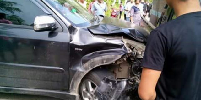 Mobil Dinas Plt Kasatpol PP Nias Utara Tabrak di Lahewa
