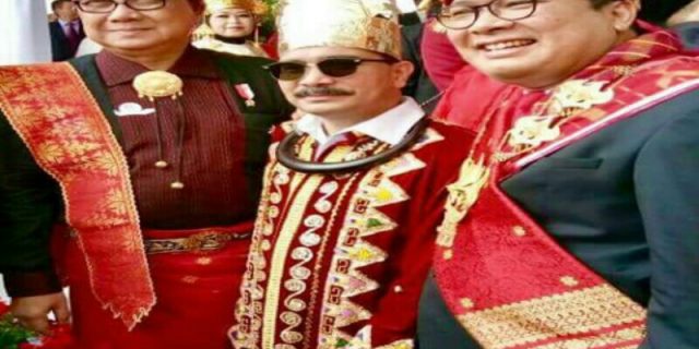 Firman Jaya Daeli Gunakan Pakaian Adat Nias di Istana Merdeka