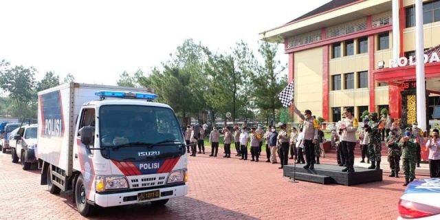 Kapoldasu Berangkatkan Kendaraan Pembawa Bantuan
