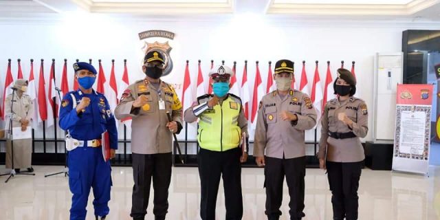 3 Personil Berprestasi Ini Dapat Penghargaan dari Kapoldasu