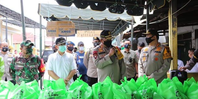 Kapoldasu Kunjungi Korban Kebakaran di Medan