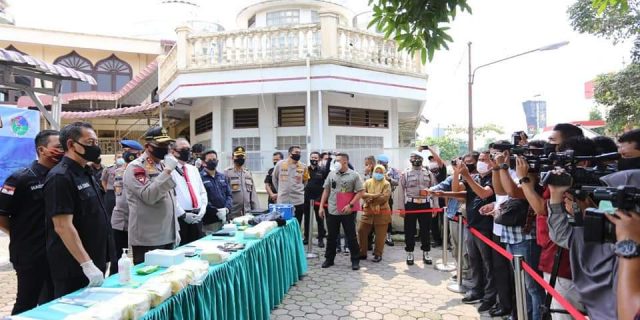 Satnarkoba Poldasu Gagalkan Peredaran Sabu 15 Kg, Satu Pelaku Ditembak Mati