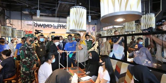Terapkan Program New Normal, Kapoldasu dan Gubsu Serta Pangdam I/BB Tinjau Pasar Modern
