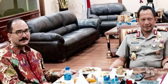 Kisah Perkenalan Firman Jaya Daeli dengan Tito Karnavian, Calon Kapolri yang Diajukan Presiden Jokowi