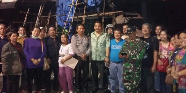 Kompol Lesman Zendrato Saksikan Penyerahan Brankas Kepada Pemilik Toko Emas