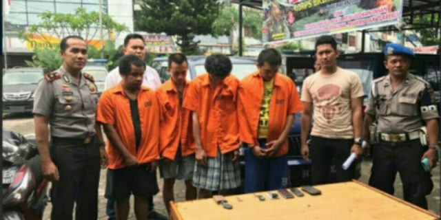 4 Orang Sindikat Pencuri Mobil “Digulung” Polsek Medan Baru