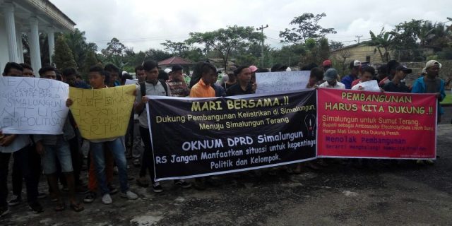 Tuntutan Massa Gemasu Ajak DPRD Simalungun Dukung Pembangunan Listrik