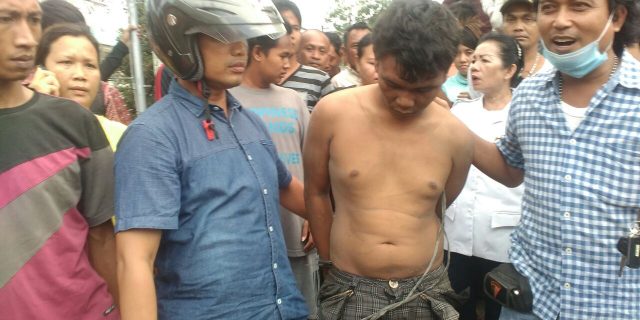 Pencuri Ban Mobil Nyaris Tewas Dihajar Massa