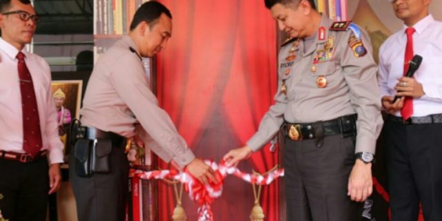 Kapoldasu Resmikan Perpustakaan Mini Milik Satres Narkoba Polrestabes Medan 