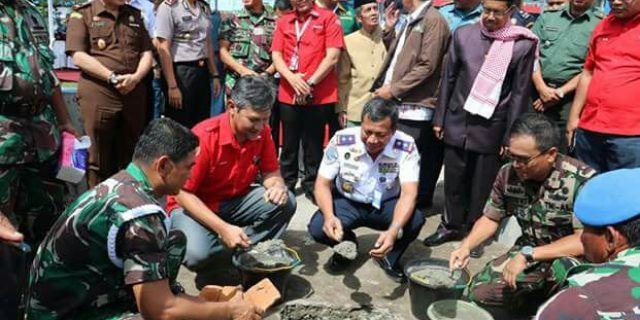 PT Pelindo I Bersama Lantamal Letakan Batu Pertama Sarana Olahraga