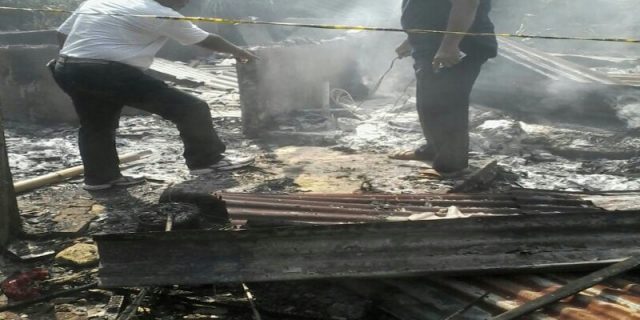 Satu Unit Rumah Kontrakan Hangus Terbakar Satu Unit Rumah Kontrakan Hangus Terbakar