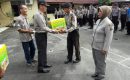 Kompol Daniel Bagikan Paket Lebaran dari Kapolrestabes Medan Kepada Personil Polsek Sunggal