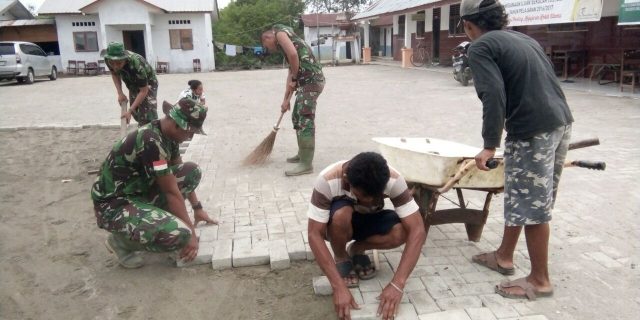 Guru dan Murid SDN 065010 Ekspresi Kesan Indah Pada Program TMMD Kodim 0201/BS