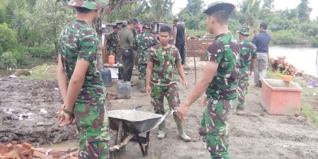 Dandim 0201/BS Turun Tangan Semangati Prajuritnya Tuntaskan Program TMMD