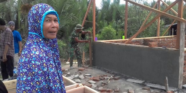 Nenek Arsahan Ucapakan Terimakasih Kepada Kodim 0201/BS Atas Program TMMD