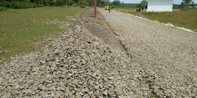 Pembangunan Ruas Jalan Wisata Pantai Lafau Masih Tahap Pekerjaan
