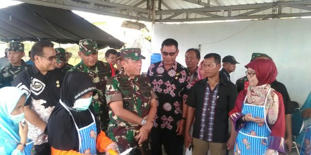 Pangdam I/BB Tinjau Langsung Pelaksanaan Pelayanan KB Kepada Warga