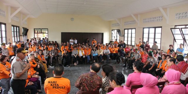 Kapoldasu Bersama Istri Kunjungi Rumah Belajar Keluarga
