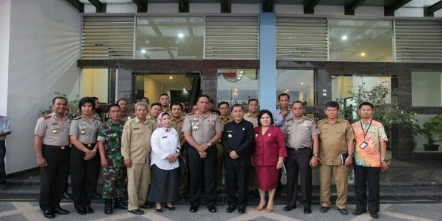 Kapoldasu dan Bupati Tanah Karo Bahas Penanganan Pengungsi Erupsi Gunung Sinabung
