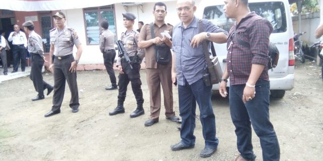 Suasana Memanas ! Kantor KPU Nias Dijaga Ketat Aparat