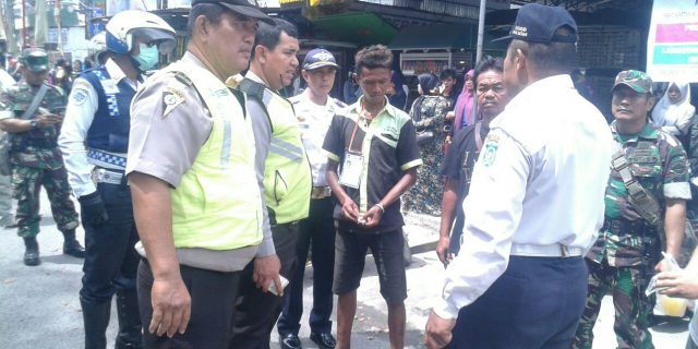 POLSEK MEDAN BARU MELAKSANAKAN KEGIATAN PENERTIBAN PKL WILAYAH KECAMATAN MEDAN BARU