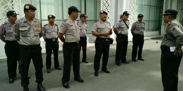Polsek Medan Baru Adakan PAM Unras Dikantor DPRD Sumut