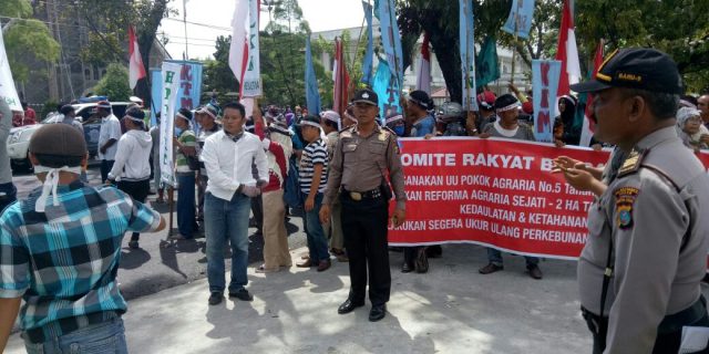 Polsek Medan Baru Amankan Unras Komite Rakyat Bersatu Dikantor Gubsu