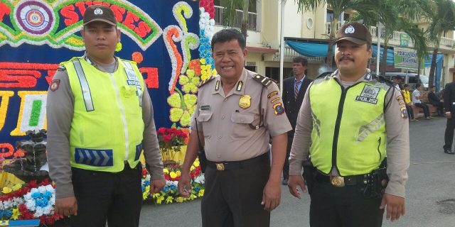 Pam Polsek Medan Baru Dalam Acara Wisudawan/ti Universitas Darma Agung