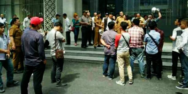 Polsek Medan Baru Adakan Pengamanan Unras LSM Pelopor