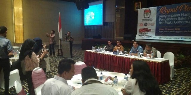 Rapat Pleno Terbuka,KPU Umumkan Dokumen Paslon