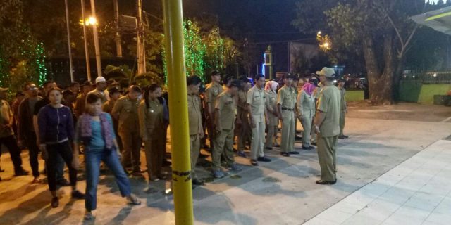 Polsek Medan Baru Kawal Penertiban APK