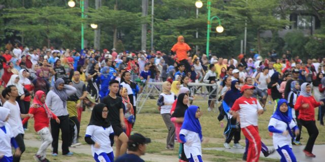 Akhyar Olahraga Bersama dengan Masyarakat 