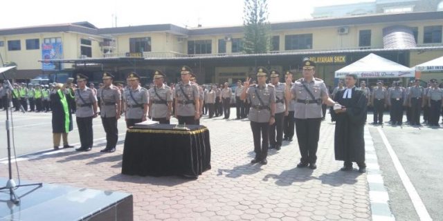 Kapolrestabes Medan Pimpin Sertijab Kabag dan Kapolsek Jajaran Kapolrestabes Medan Pimpin Sertijab Kabag dan Kapolsek Jajaran