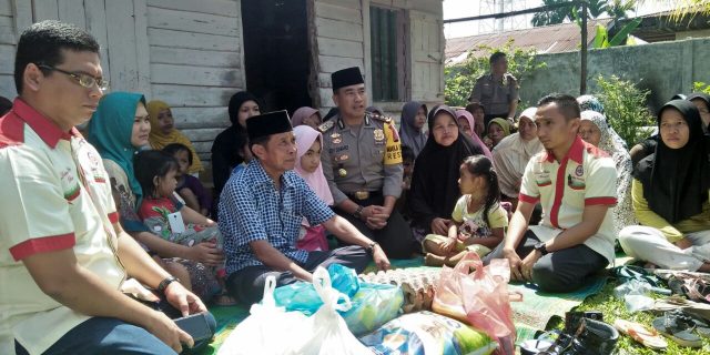 Sambangi Seorang Janda Buruh Cuci. Wakapolresta Pekanbaru : Indahnya Berbagi