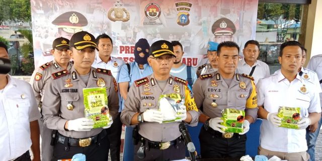 Polresta Pekanbaru Gelar Press Rilis Penangkapan Bandar Narkoba