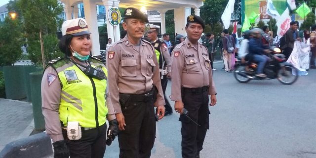 KAPOLSEK MEDAN BARU PIMPIN PAM UNRAS DI PINTU 1 USU MEDAN