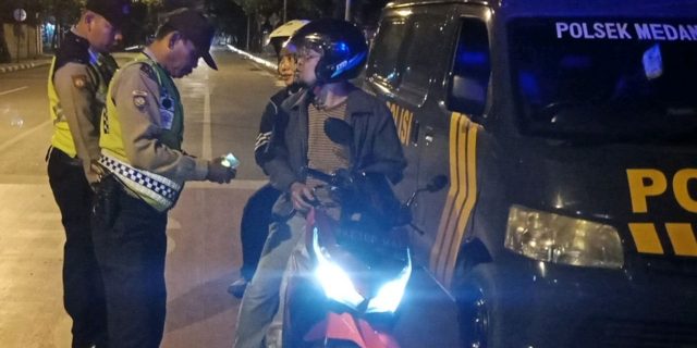 CEGAH 3 C,POLSEK MEDAN BARU MELAKSANAKAN RAZIA DAN PATROLI BLUE LIGHT