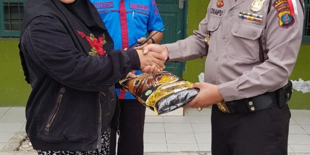 Kompol Hendris Tampubolon Kunjungi Anak Panti Asuhan