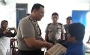 Kapolsek Medan Baru Berikan Bantuan Kepada Warga Kurang Mampu