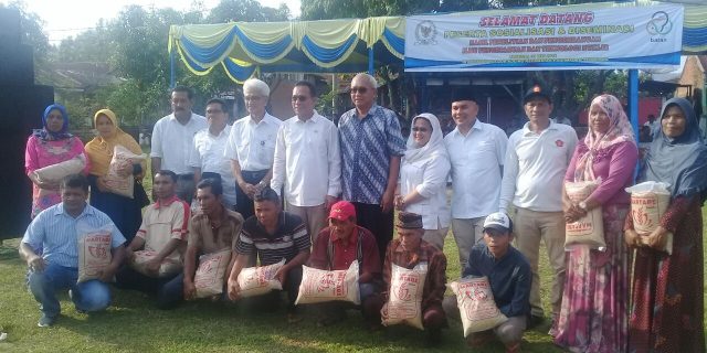 Peduli Swasembada Pangan BATAN Dan Ketua Komisi VII DPR RI Bagikan Bibit Unggul kepada 300 Petani Di Kota Padangsidimpuan