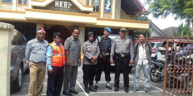KAPOLSEK MEDAN HELVETIA MELAKUKAN PENGECEKAN KE GEREJA HKBP DS.TELADAN
