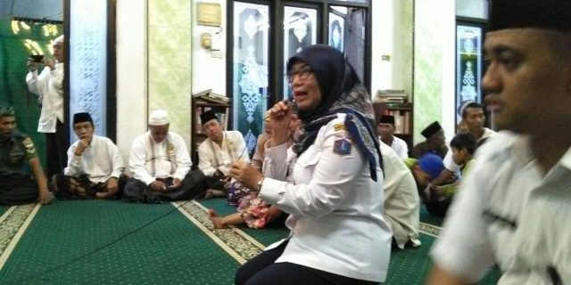BINMAS POLSEK TAMBORA JALIN SILAHTURAHMI DALAM BUKA BERSAMA CAMAT TAMBORA DI MASJID JAMI AL MUTAQIN