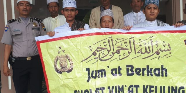Bhabinkamtibmas Polsek Medan Baru laksanakan Jum’at Barokah di Masjid Al Hasanah