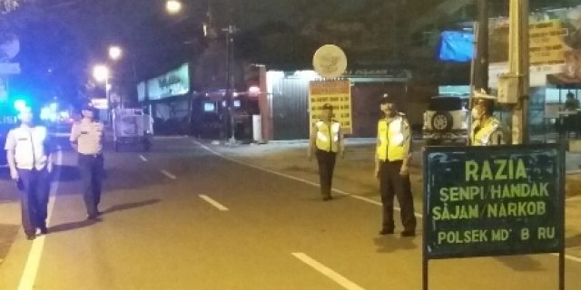 Antisipasi Kejadian 3C dan Narkoba, Polsek Medan Baru Gelar Razia dan Patroli Blue Light